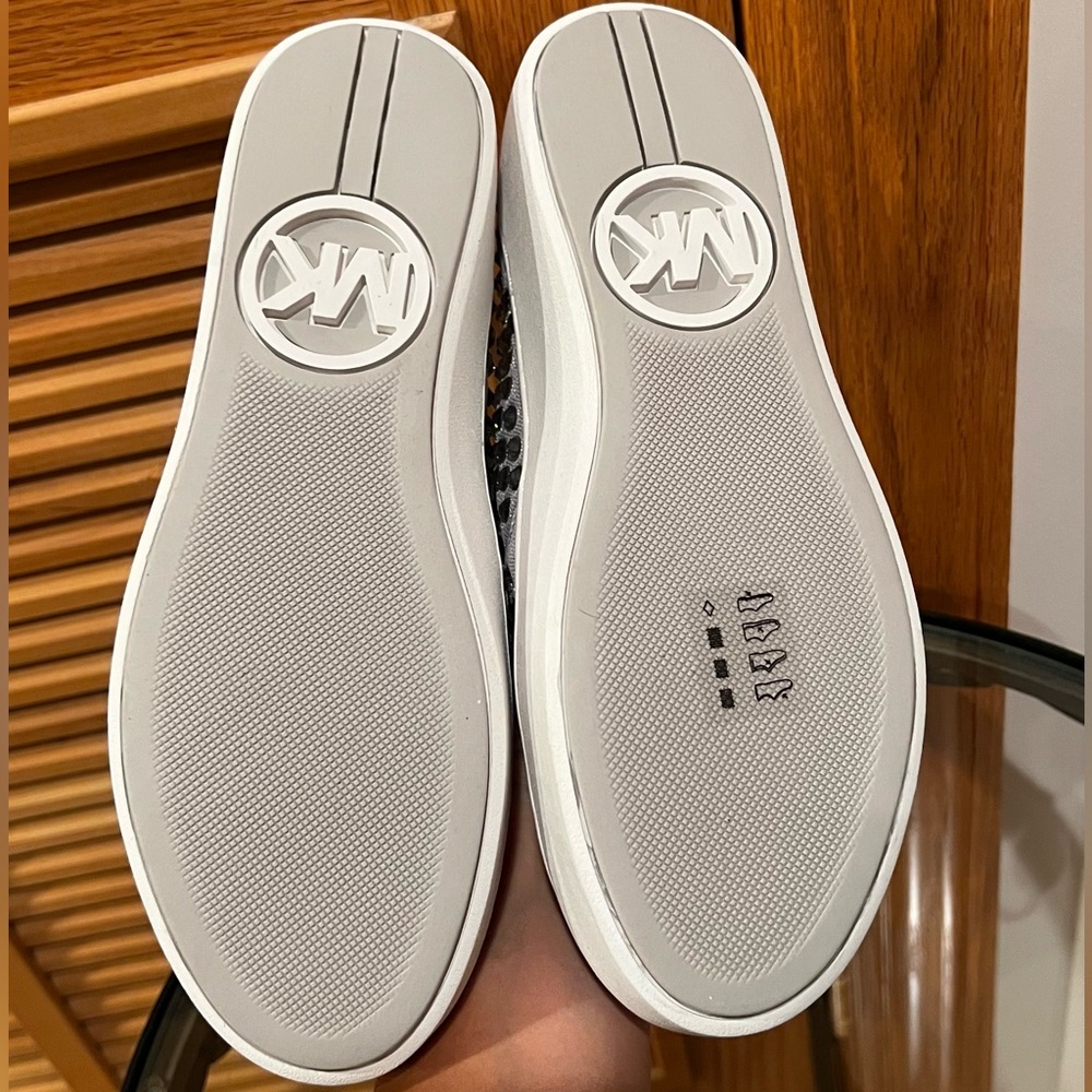 Michael Kors Stunning Silver Sneakers | 7.5 NOWT 🪩🤩 - Picture 10 of 13